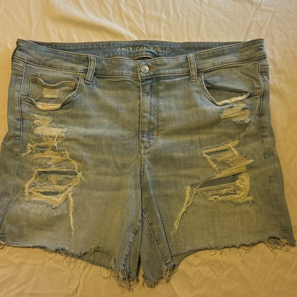 American Eagle | Distressed Next Level Stretch Jean Shorts | Size 20